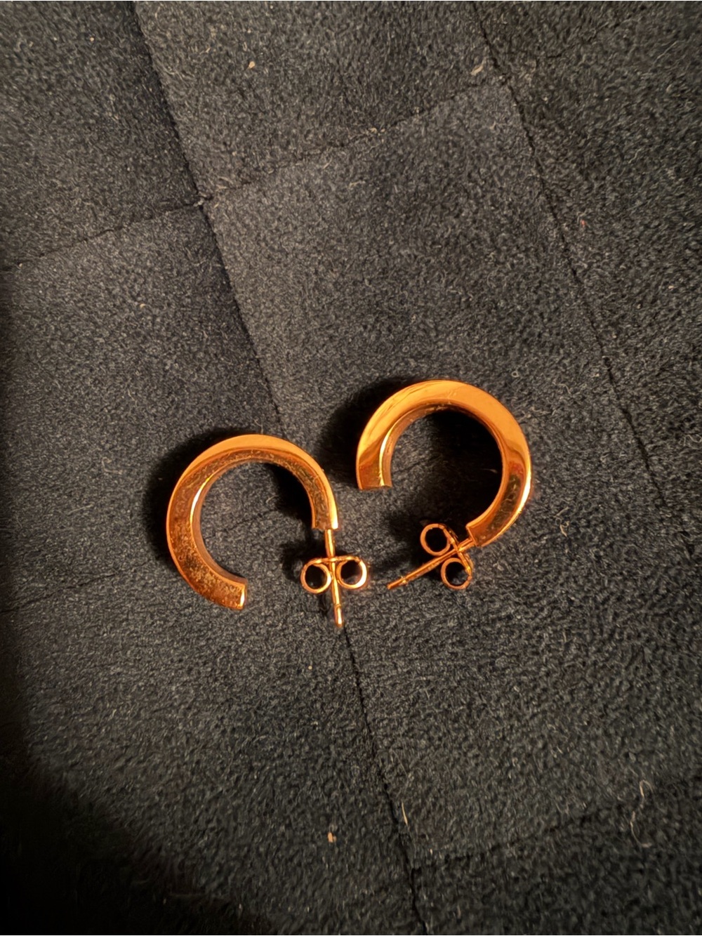 Charriol Forever Cable Huggie Hoop Earrings in Purple - Picture 2 of 3